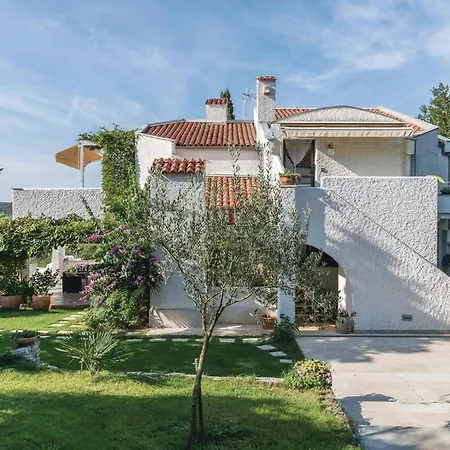 Pet Friendly Apartment In Pula With Wifi Apartment *